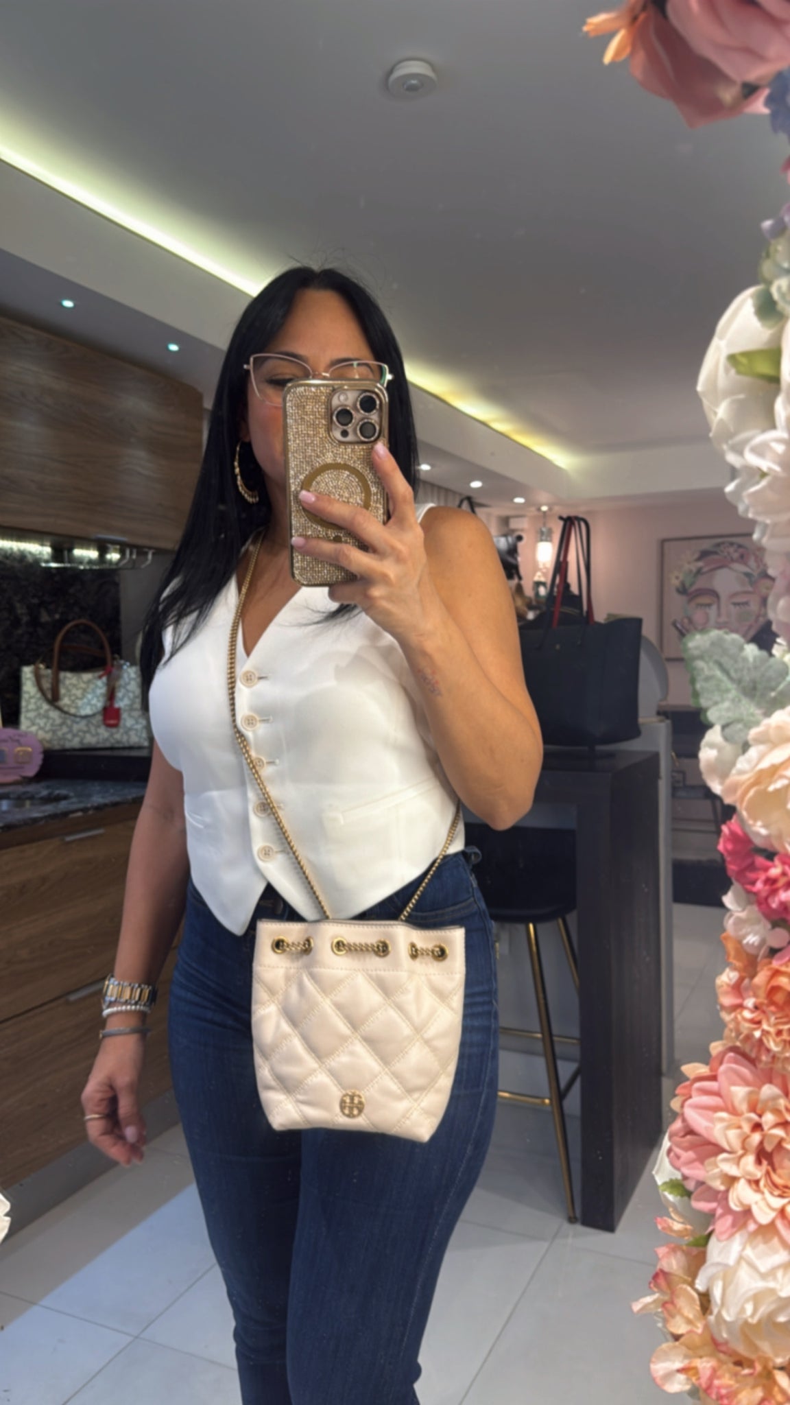 Tory Burch Willa Small Drawstring Bag “Brie” ,  Nueva con Tickets