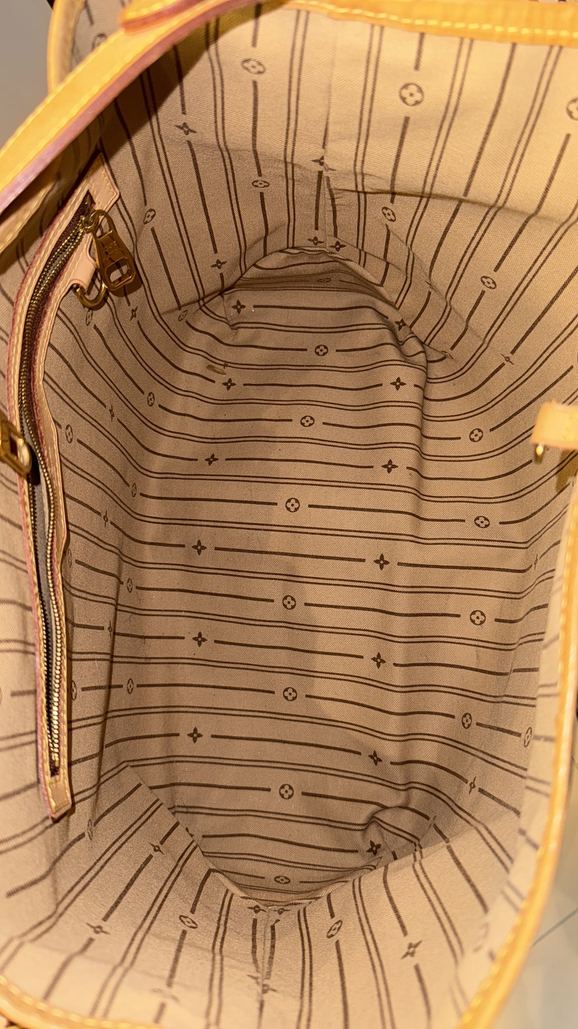 Louis Vuitton Galliera PM - Monogram Canvas