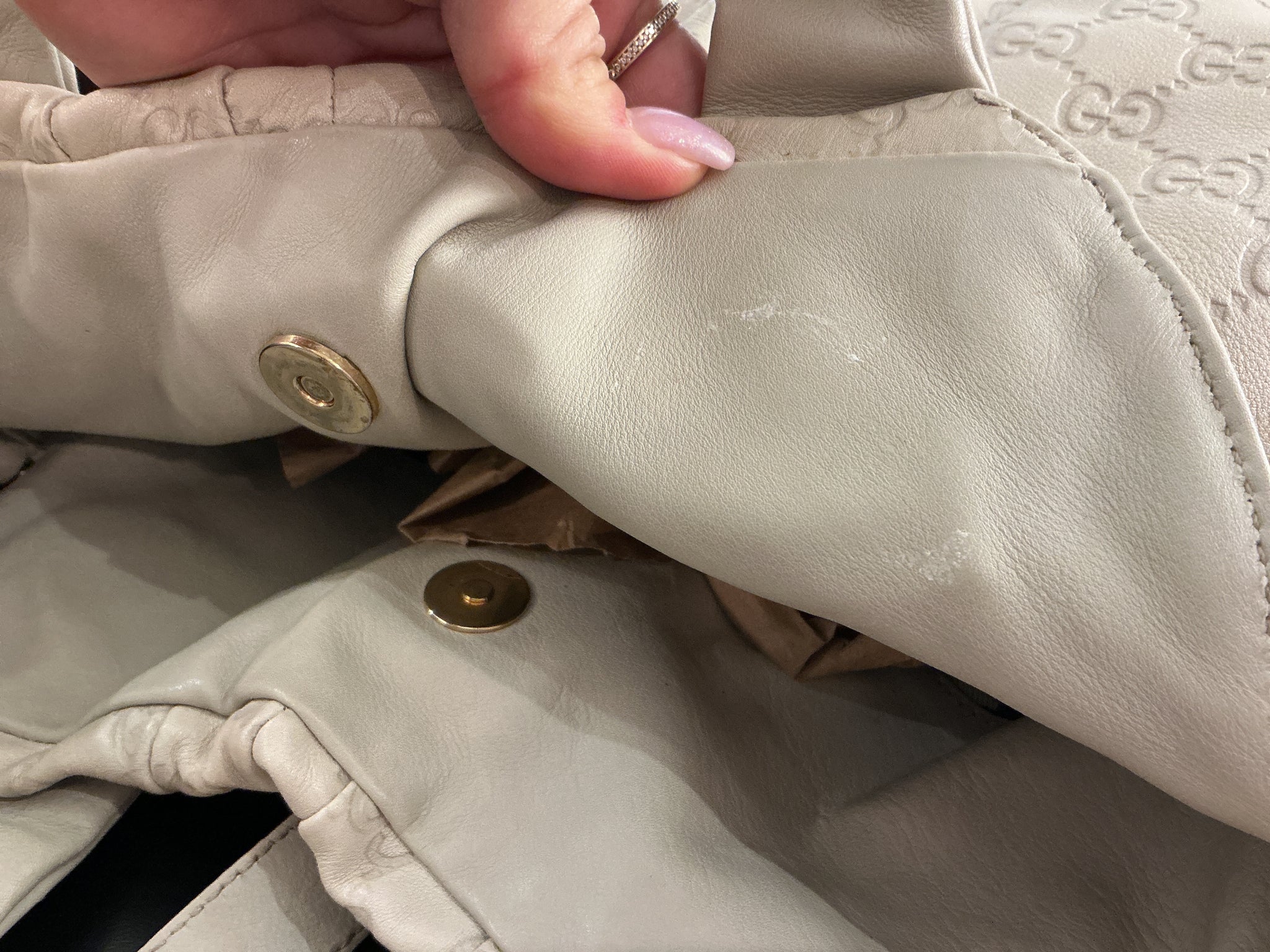 Gucci Guccissima Hysteria Top Handle Bag – Off White