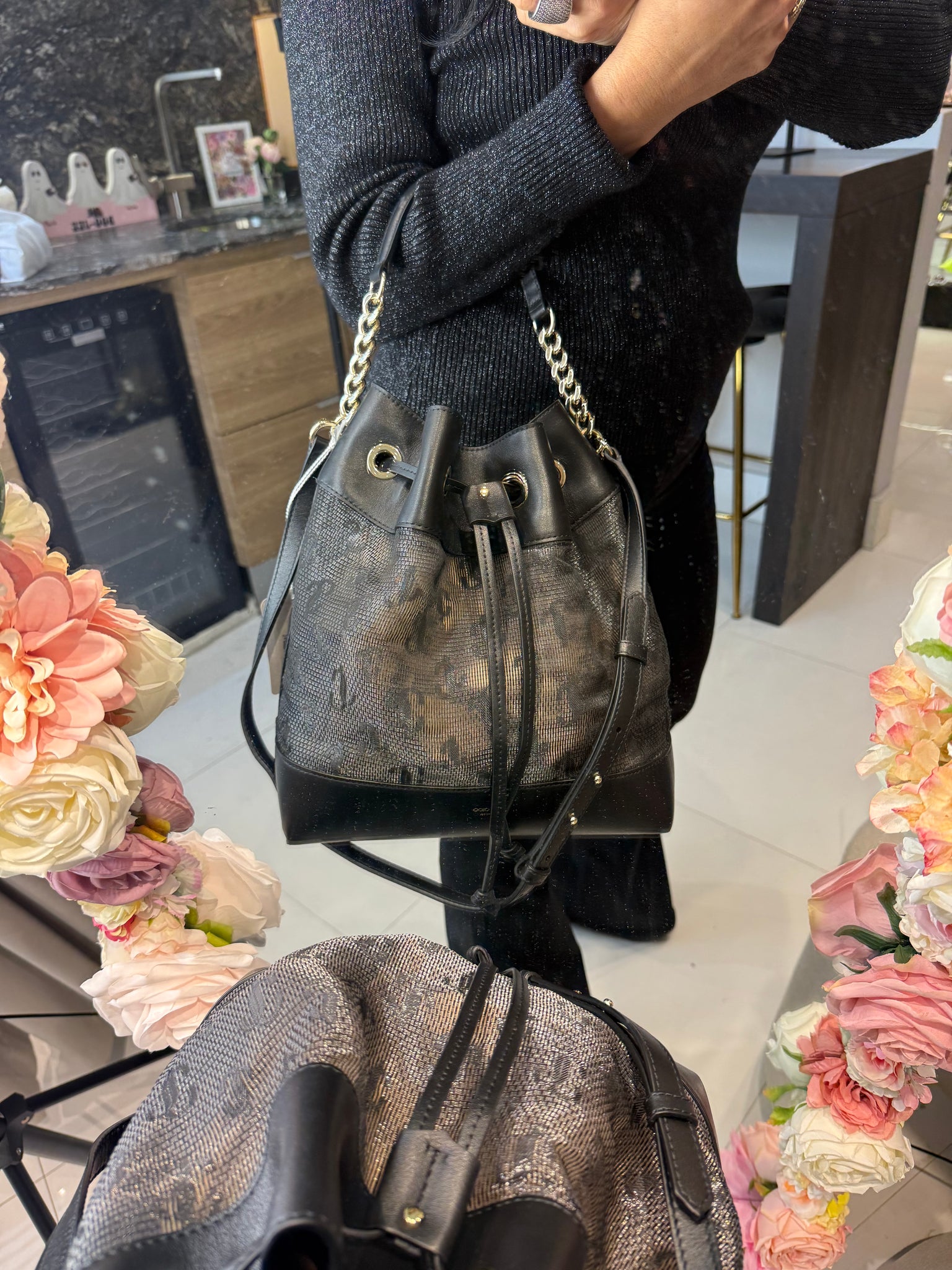 Jimmy Choo Juno Medium Bucket Bag Black Mesh & Leather | Nueva con Tag | Doble Asa Mano y Hombro