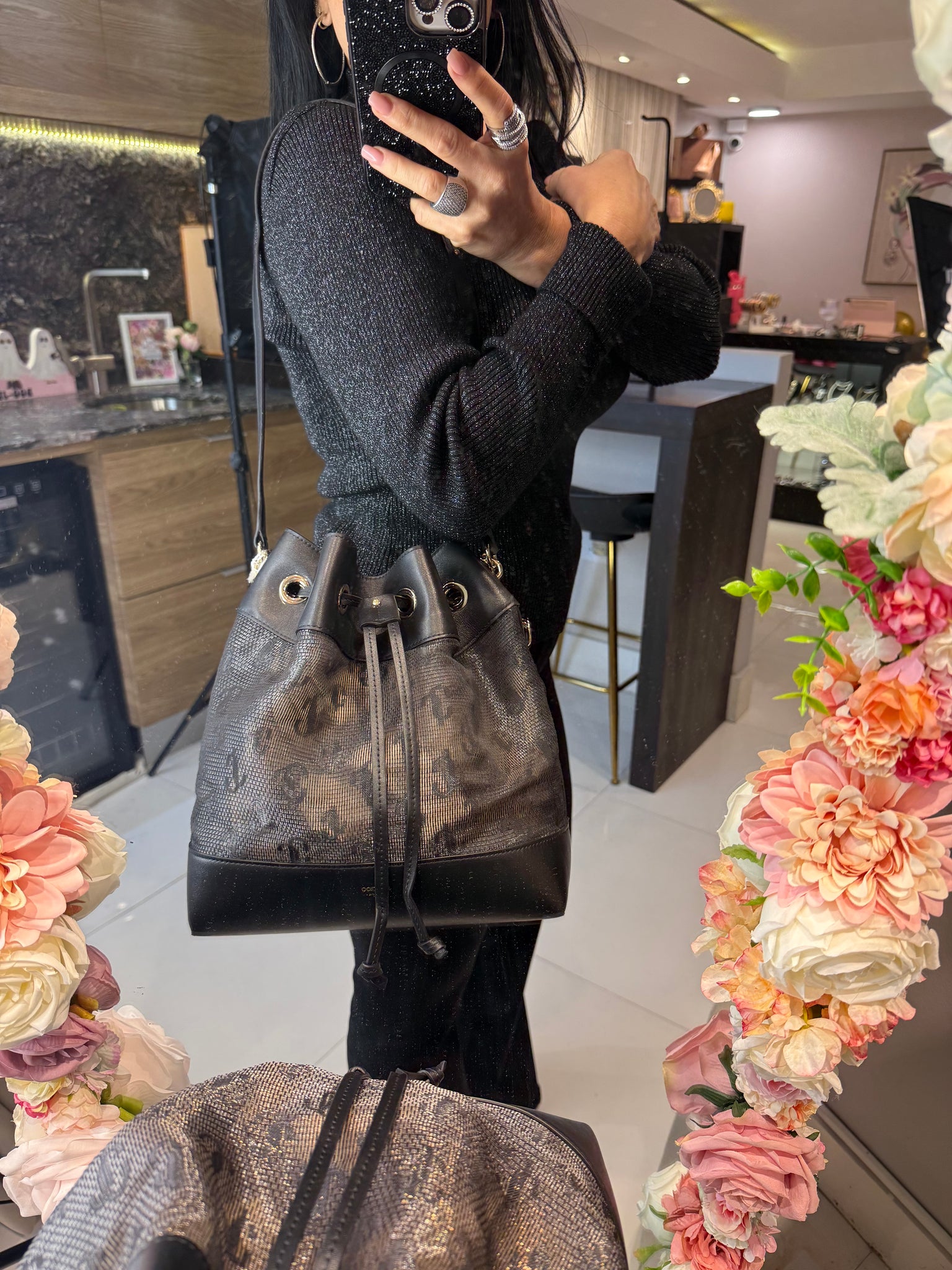 Jimmy Choo Juno Medium Bucket Bag Black Mesh & Leather | Nueva con Tag | Doble Asa Mano y Hombro