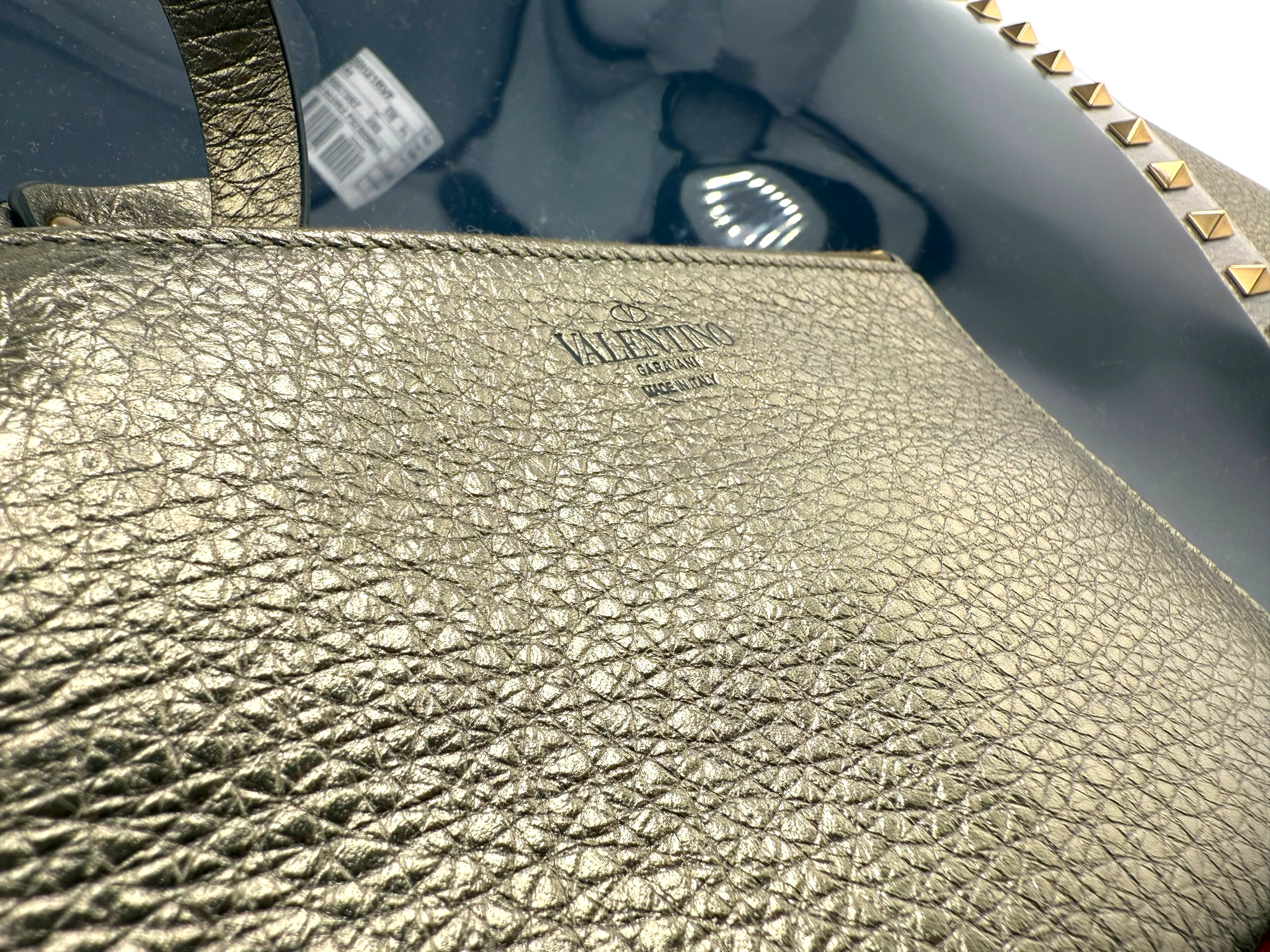 Bolsa Valentino Garavani Rockstud Transparente Charcoal Metallic – Nueva con tags
