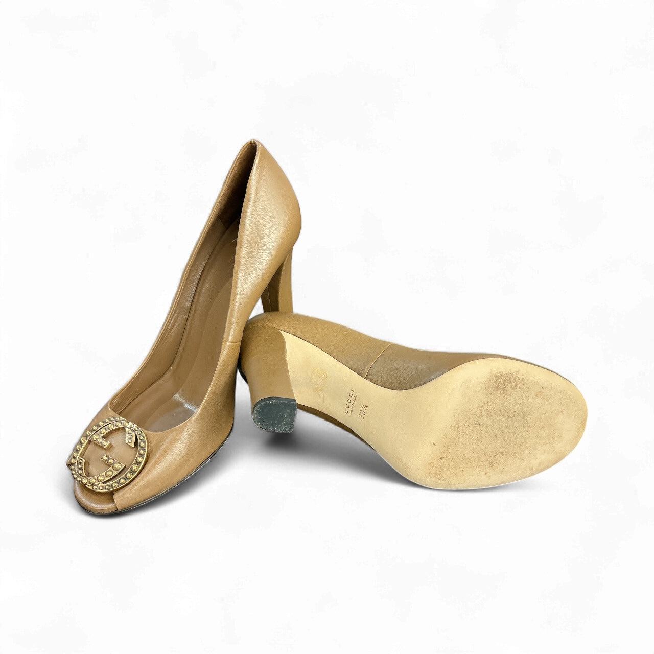 Gucci Peep-Toe de Cuero Marrón con Logo GG Tachonado – Talla 39.5