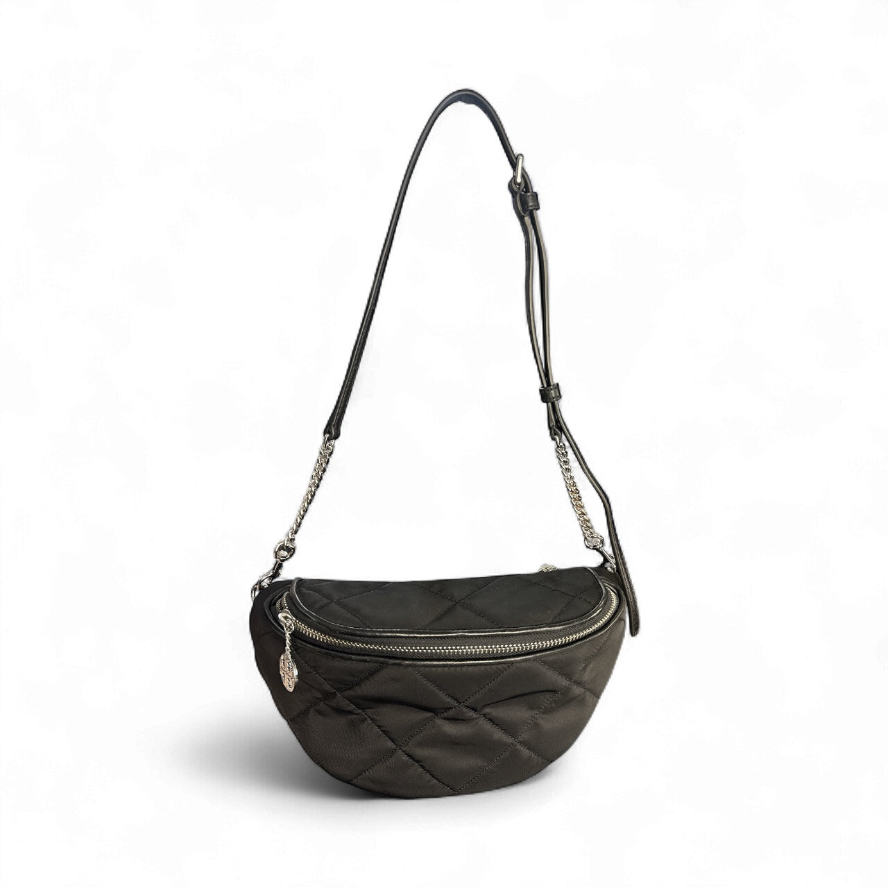 Tory Burch “Willa” Quilted Nylon Belt Bag – Negro con Detalles Plateados (Nueva con Tags)