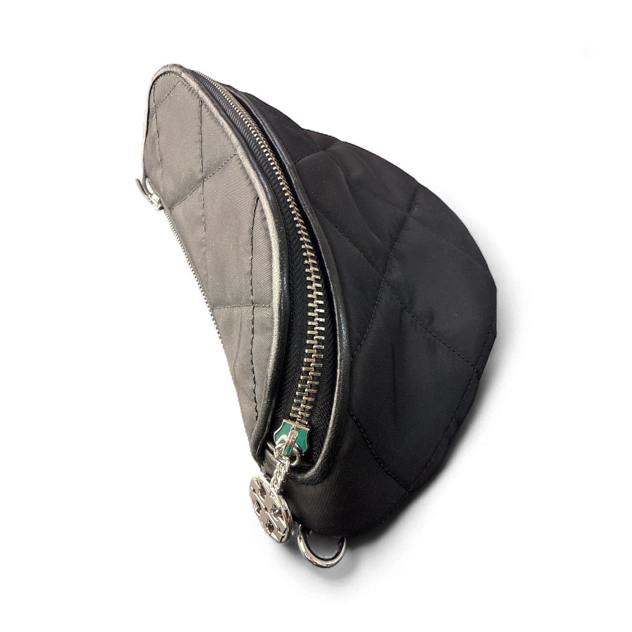 Tory Burch “Willa” Quilted Nylon Belt Bag – Negro con Detalles Plateados (Nueva con Tags)