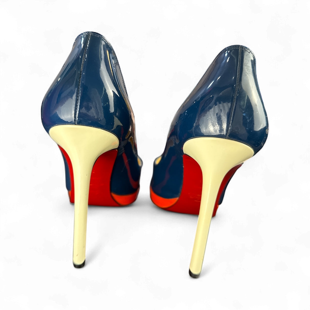 Christian Louboutin Pigalle Plato 120 Blue Patent Heels (Talla 38.5)