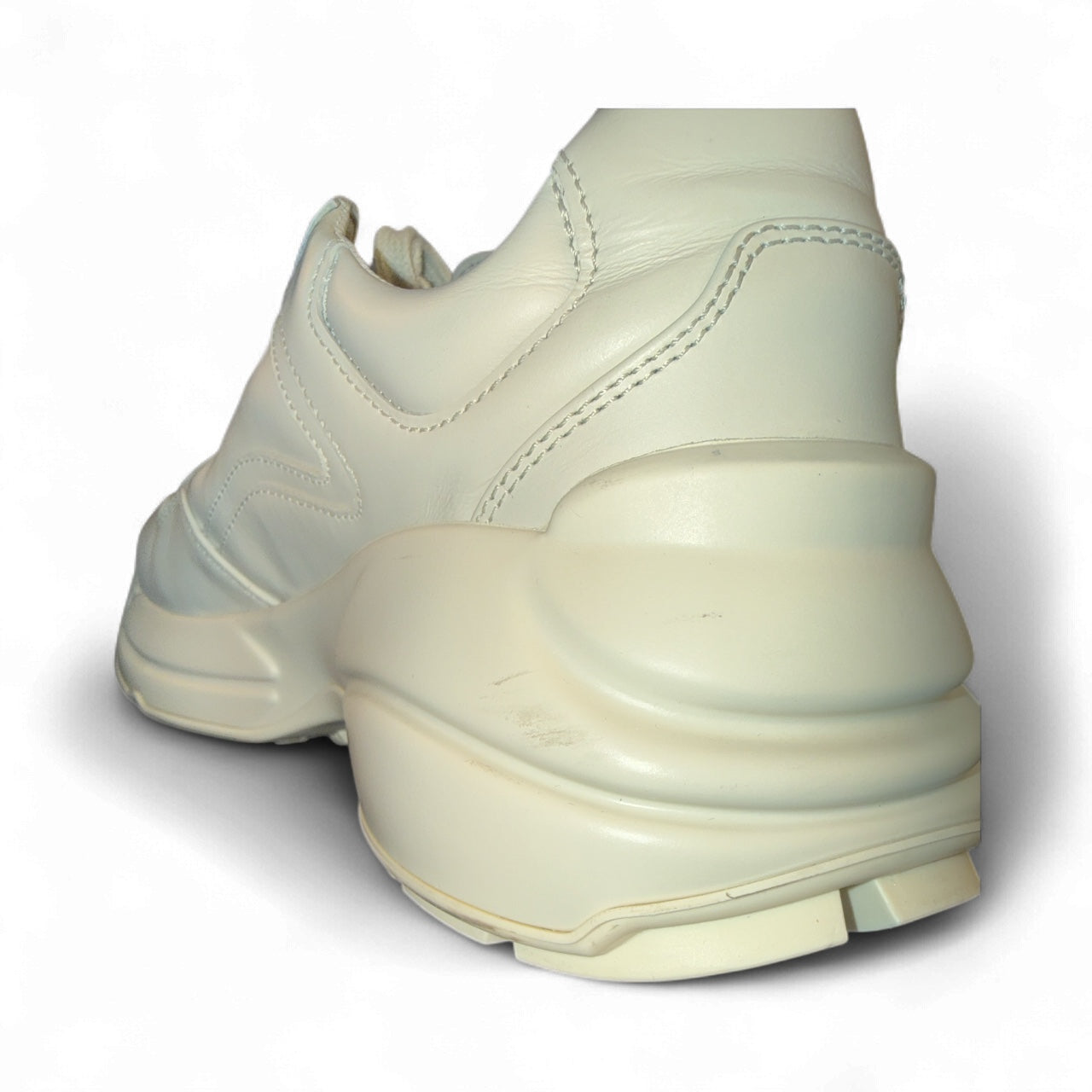 Gucci Rhython Talla 7½ – Edición ícono “ivory” con banda verde/rojo