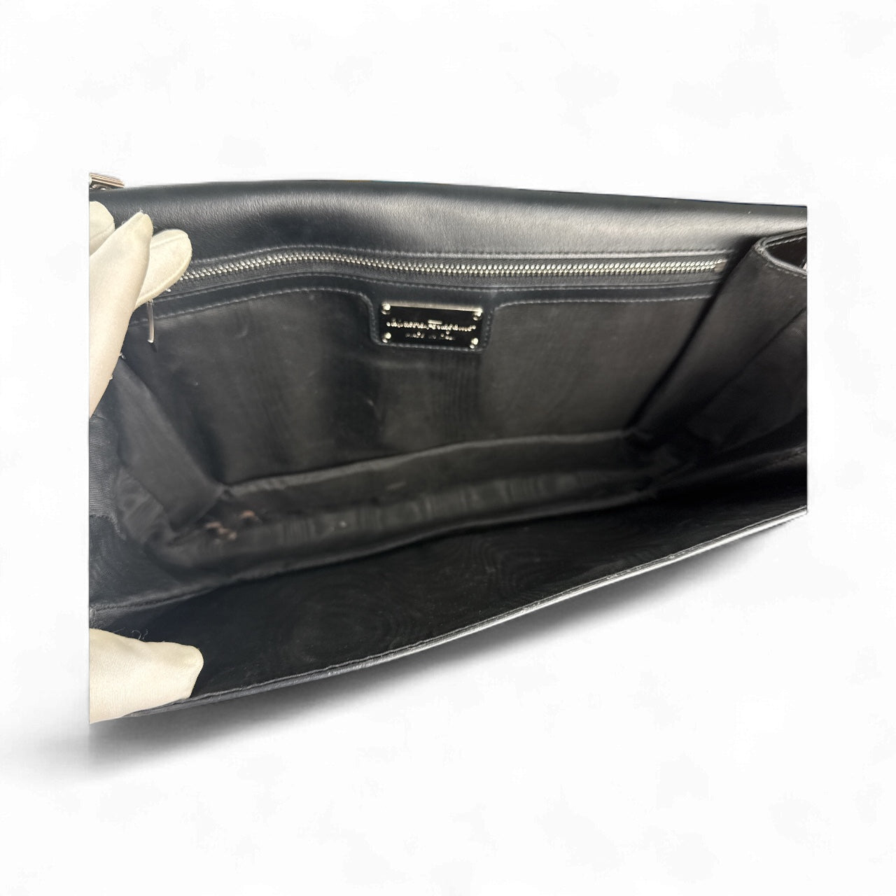 Ferragamo Patent Leather Bow-Chain Clutch/Crossbody – Negro Charol