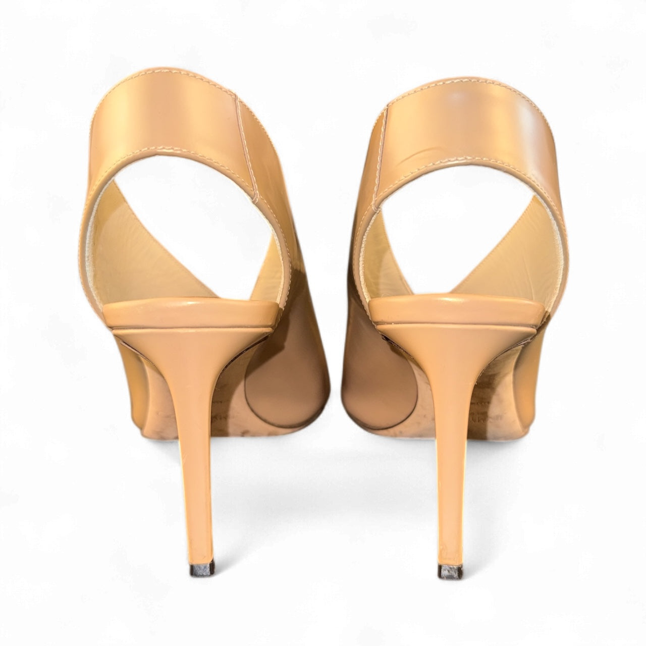 Jimmy Choo - Zapatos de salón destalonados Shar de cuero beige