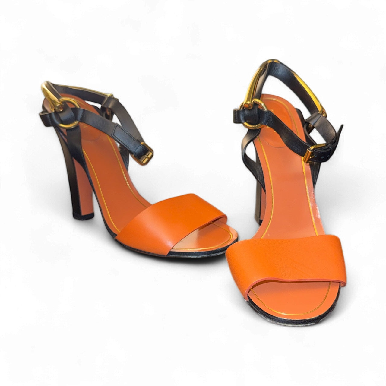 Gucci Horsebit Accent Leather Sandals – Tacón Alto Colorblock Naranja & Negro (IT 38.5)