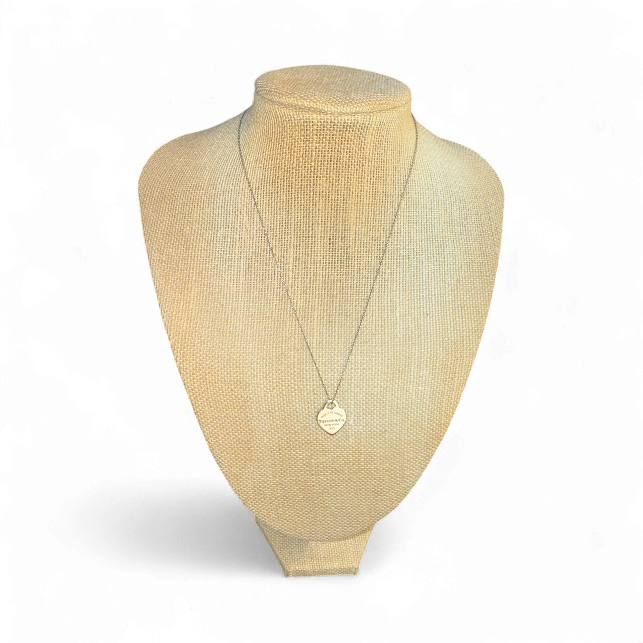 Tiffany & Co. “Return to Tiffany” Heart Tag Necklace – Plata 925 (Colección Clásica)